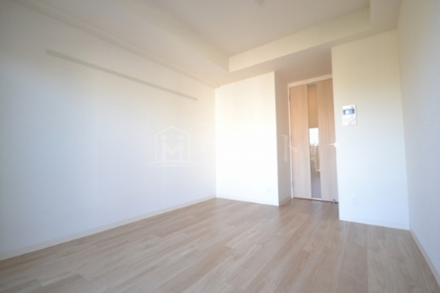 プレサンス四天王寺前夕陽ヶ丘の居間・リビング|別部屋参考写真