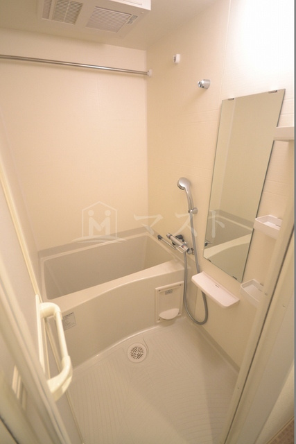 プレサンス四天王寺前夕陽ヶ丘の浴室|別部屋参考写真