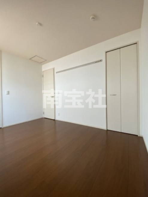 【居間・リビング】 | 洋間6畳です