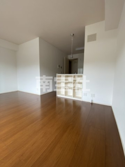 【内装】 | 人気の対面キッチンです☆