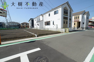 【前面道路含む現地写真】