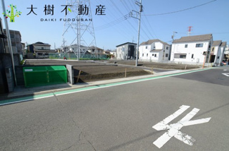 【前面道路含む現地写真】