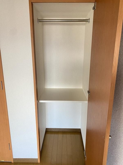 【収納】 | ロイヤル渡辺通(ロイヤルワタナベドオリ) | 別号室の写真になります。現況優先。