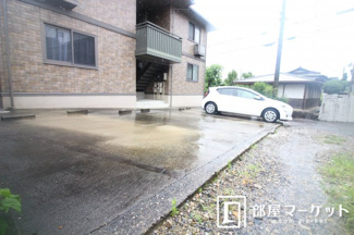 【駐車場】