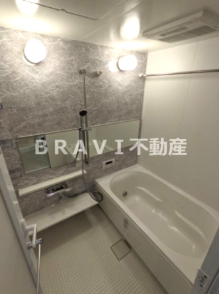 ポラリス松ヶ枝 BRAVI不動産の浴室|【ポラリス松ヶ枝】浴室乾燥機付きのお風呂
