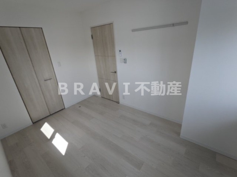 ポラリス松ヶ枝 BRAVI不動産の寝室|【ポラリス松ヶ枝】収納も豊富な寝室