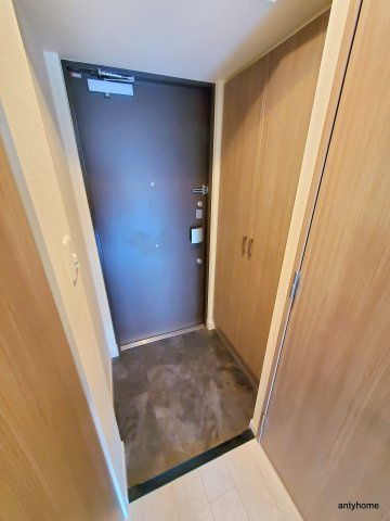 プレサンスタワー難波WEST 仲介手数料無料の玄関