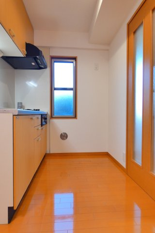 【内装】 | キッチンスペースの広さも十分です。