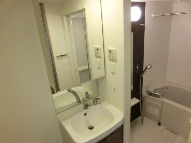 エスリード難波ＳＯＵＴＨの独立洗面台