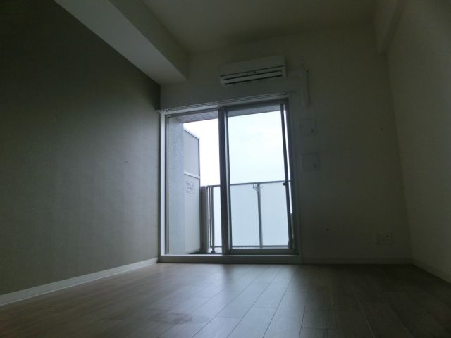 エスリード難波ＳＯＵＴＨの洋室