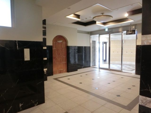 エスリード難波ＳＯＵＴＨのロビー