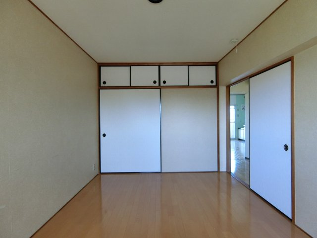 フジパレス米子の洋室