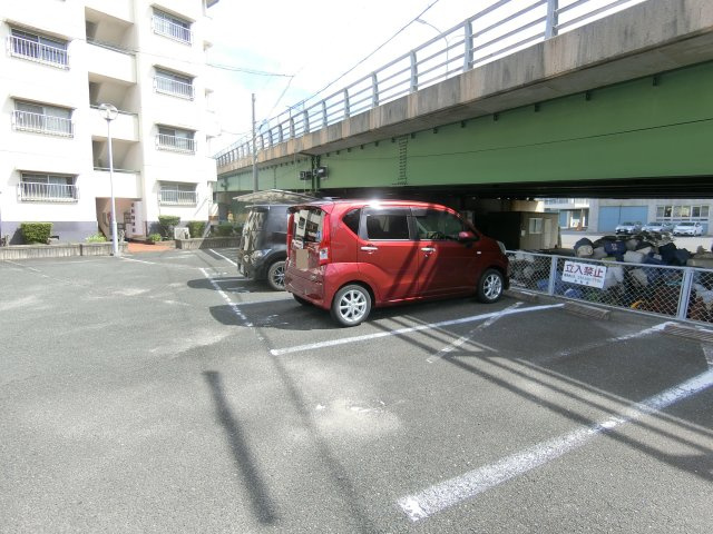 フジパレス米子の駐車場