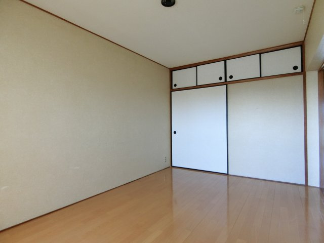 フジパレス米子の洋室