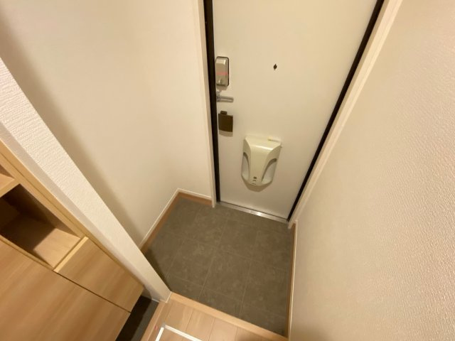 Newdorf弐番館 の玄関