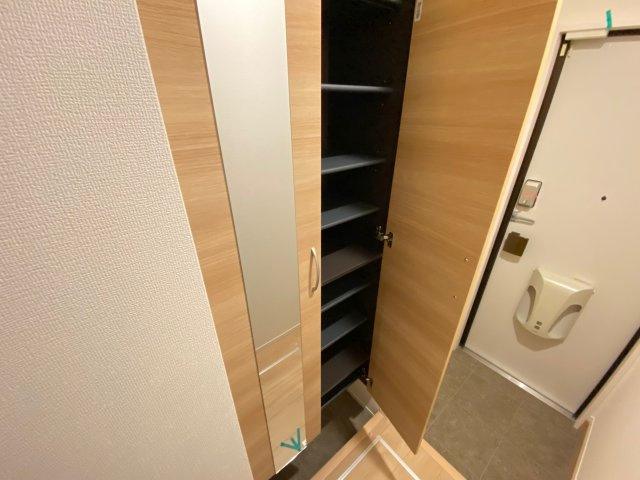 Newdorf弐番館 の玄関