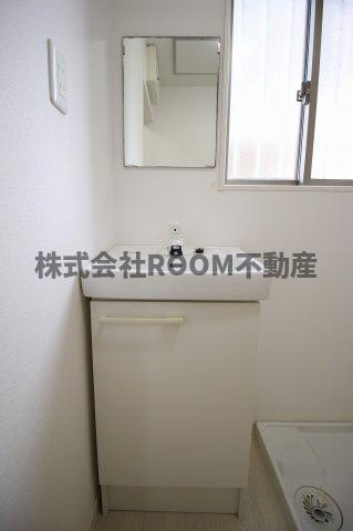 シークレットベースの独立洗面台|独立洗面化粧台が付いています