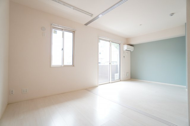 【洋室】 | プチクールⅤ | ※同物件・同タイプの写真です。