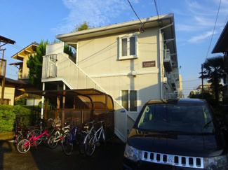 【外観】 | ペットOK！ワンちゃんまたは猫ちゃんと一緒に暮らせる2階建てアパート♪グリーンライン「高田」駅まで徒歩2分の生活に便利な立地です☆