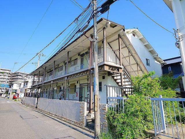 フォルスト西大寺の外観|おしゃれな外観です