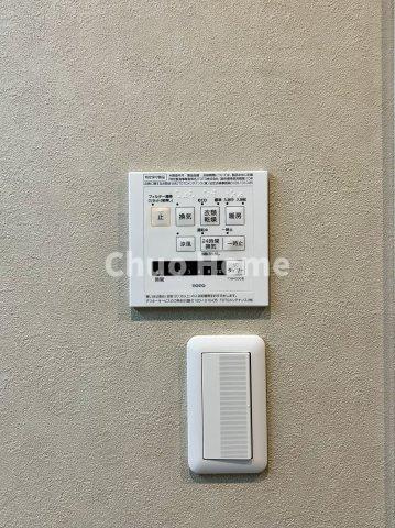 クレアシティ小岩の内装|【浴室乾燥機】暖房・冷風・換気・乾燥が可能です。毎日を快適に過ごせるうれしい機能が揃っています。雨の日の洗濯物も安心です。