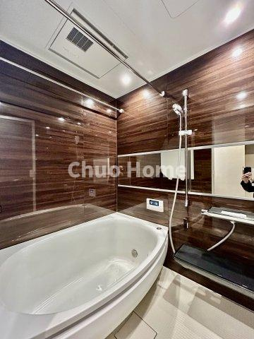 クレアシティ小岩の浴室|【バスルーム】暖房換気乾燥機付きシステムバスルーム。暖房・冷風・換気・乾燥など、毎日を快適に過ごせるうれしい機能が揃っています。雨の日の洗濯物も安心です。