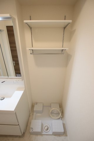 【設備】 | Newdorf(ﾆｭｰﾄﾞﾙﾌ)弐番館 | 室内洗濯機置場