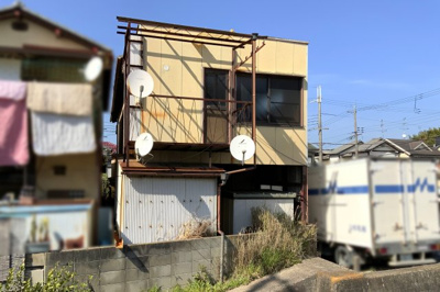 【前面道路含む現地写真】 | 城陽市寺田丁子口　中古戸建 | 【建物裏側】裏側（南側）にも建物がなく、陽当り・通風良好！開放的なポジションです。