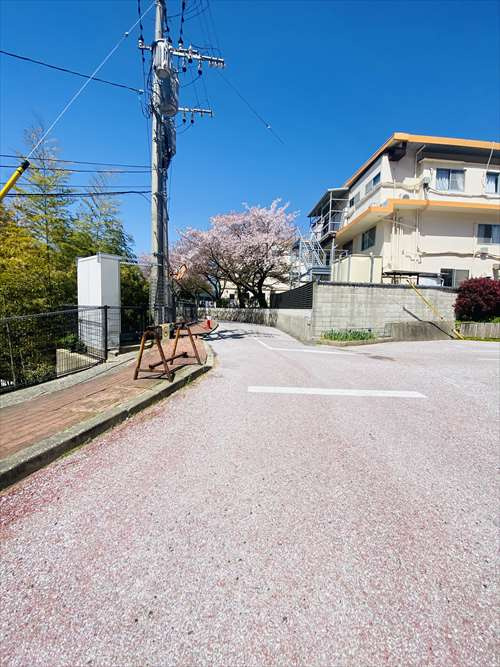 サンライフ名島の駐車場