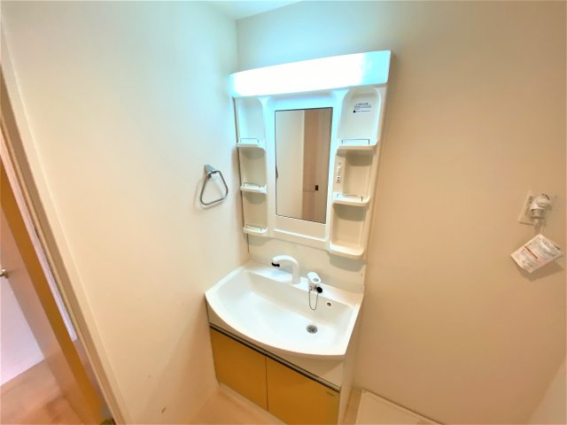 カーサ　ビアンカの独立洗面台