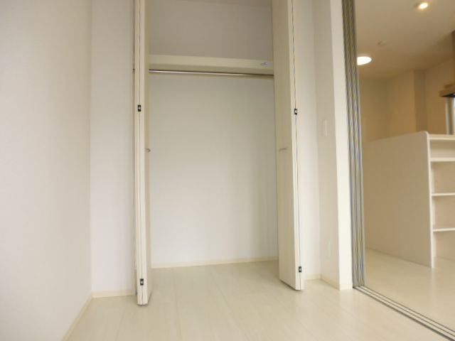 ＳｑｕａｒｅＶｉｌｌａ福島の寝室|洋室