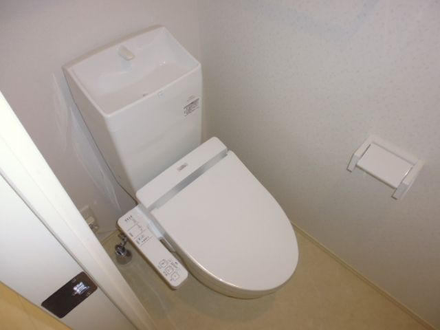 ＳｑｕａｒｅＶｉｌｌａ福島のトイレ|シャワー付きトイレ