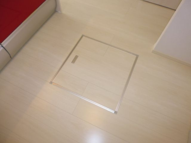 ＳｑｕａｒｅＶｉｌｌａ福島のキッチン|床下収納