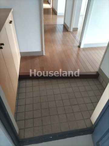 ネスタ花山の玄関