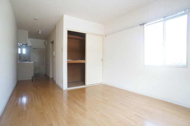 ハウスクリヤマＢ棟の居間・リビング