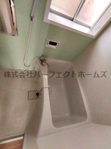 養父丘2丁目戸建　賃貸の浴室|落ち着いた空間のお風呂です