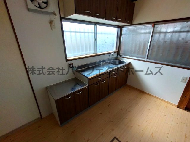 養父丘2丁目戸建　賃貸のキッチン|きれいなキッチンです