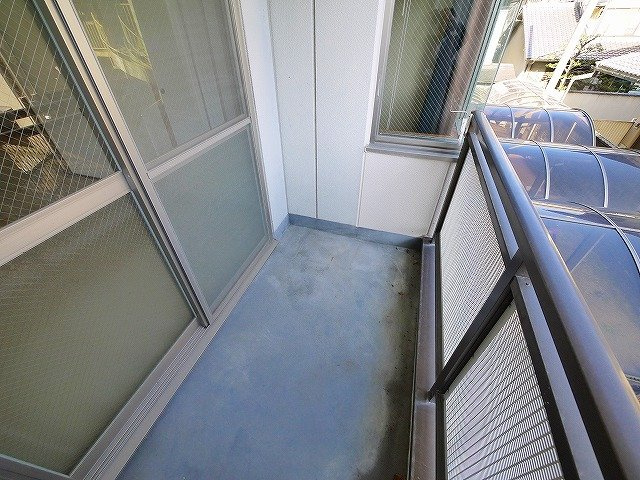 シャトー三島のバルコニー|広いバルコニーはお洗濯にも重宝します