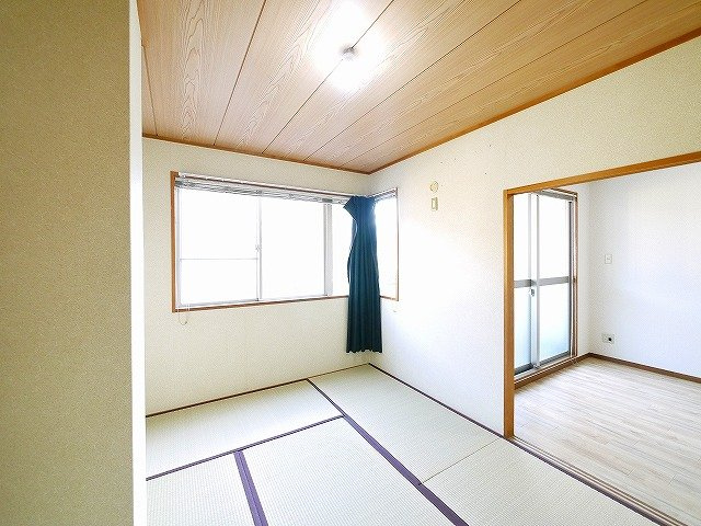 シャトー三島の和室|畳の上でゆっくりとくつろげる和室です