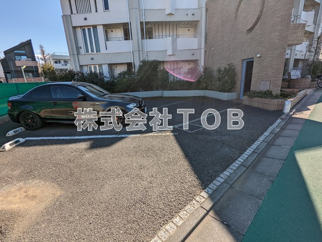 【駐車場】 | The　Manor　Garden