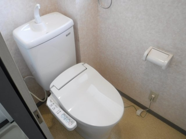 コートサイドビューのトイレ