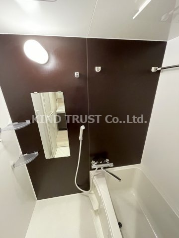 ラグレイステンロクの浴室