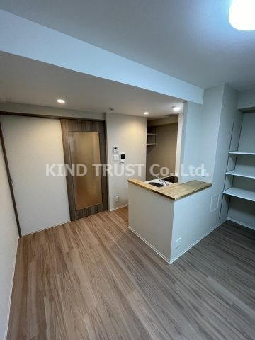 ラグレイステンロクの居間・リビング|明るい室内です