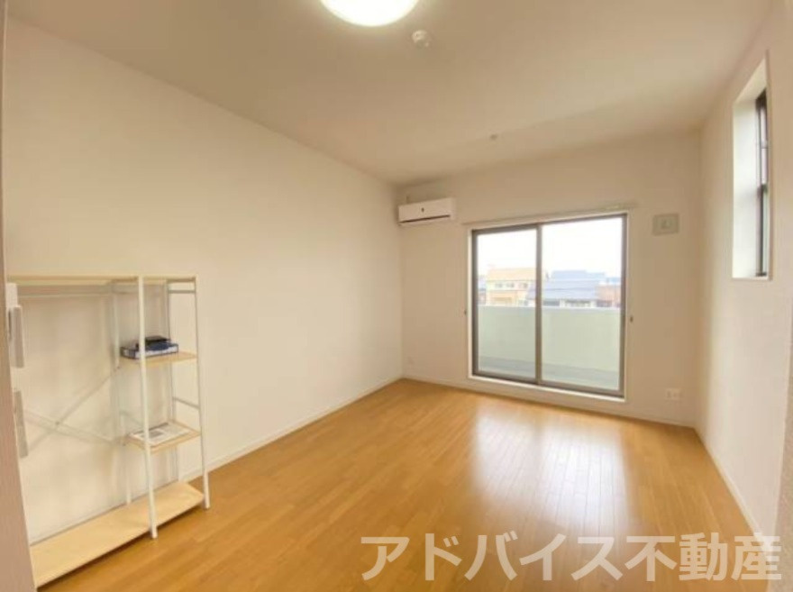 柳川市三橋町下百町の賃貸マンションの居間・リビング
