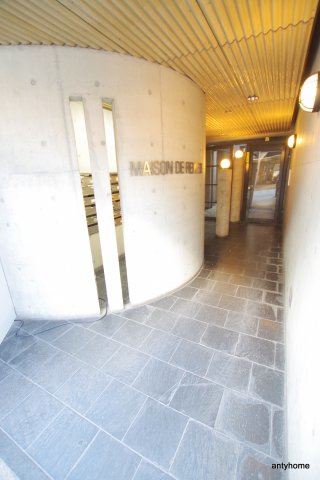 メゾンドゥレイナ2　仲介手数料無料のエントランス