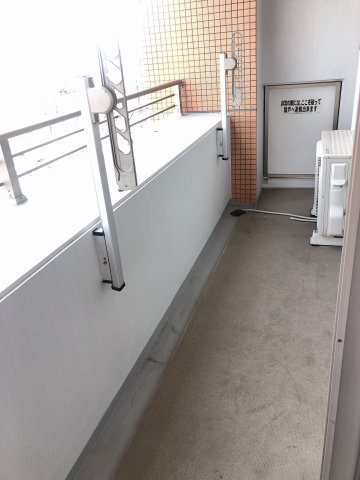グランステーシア津新町のバルコニー