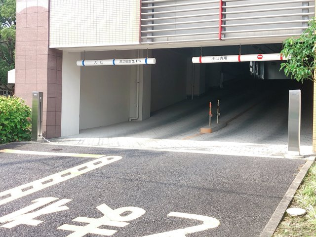 グランステーシア津新町のエントランス