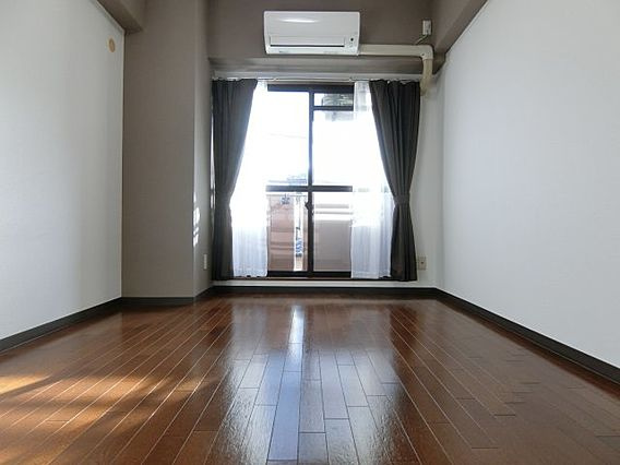 グリンヒルズの居間・リビング