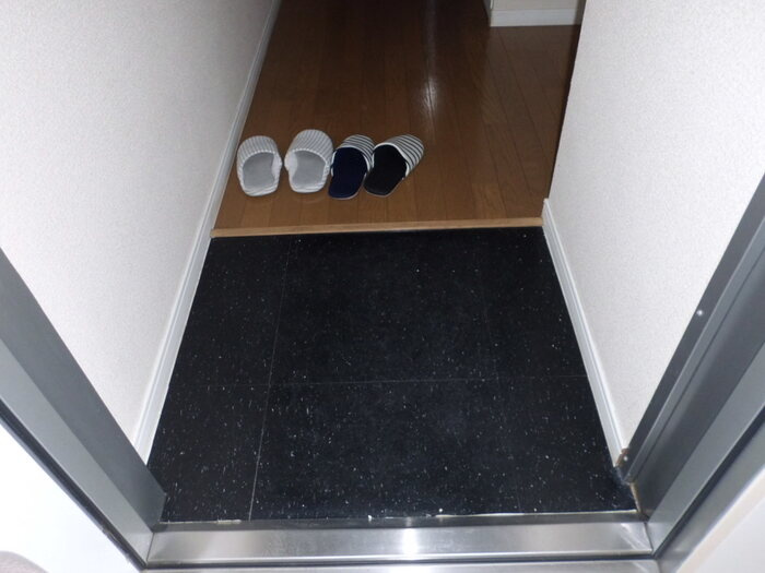 ASAHIの玄関|明るい玄関です