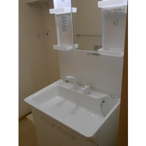 カセヤハウスの洗面所|脱衣スペースもあります